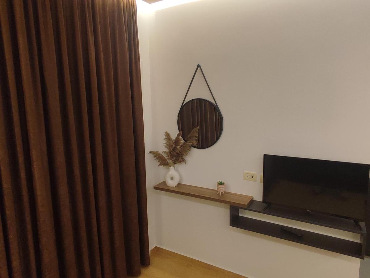 Apartments Sadiku With Sea View Sarande Luaran gambar
