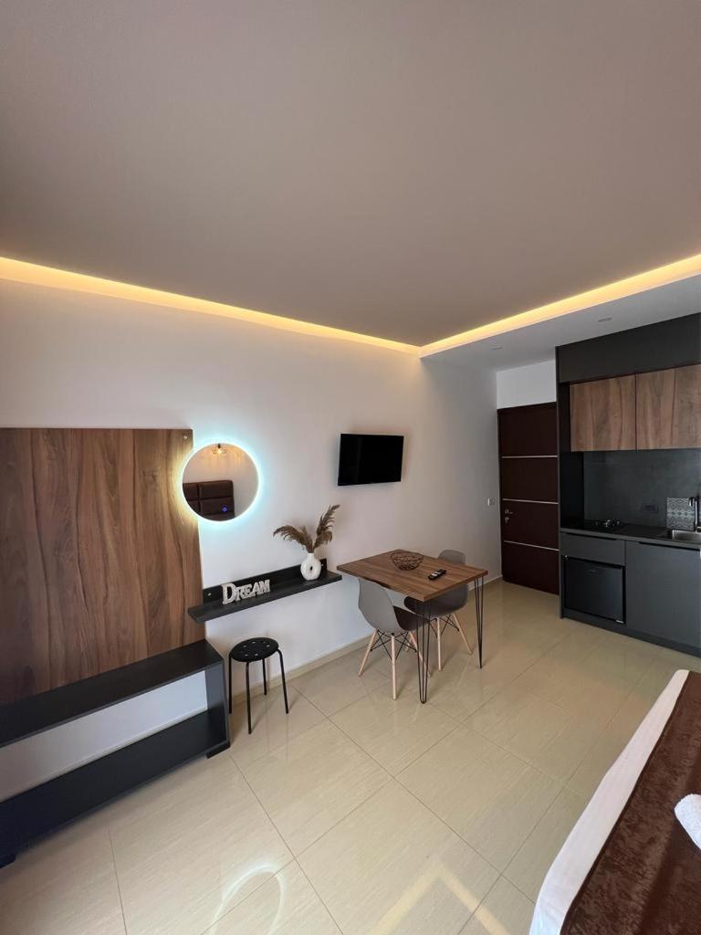 Apartments Sadiku With Sea View Sarande Luaran gambar